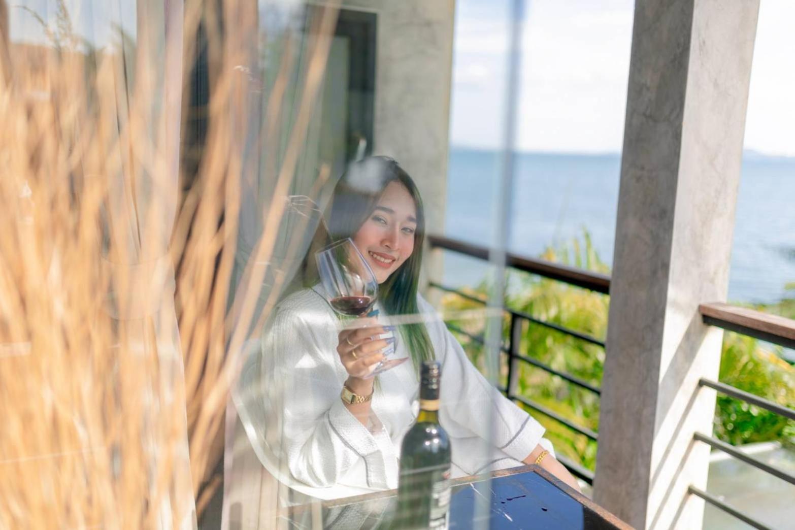 Windy Seaview Resort Pantai Chao Lao Bagian luar foto