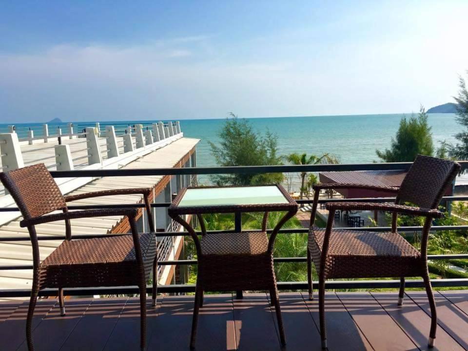 Windy Seaview Resort Pantai Chao Lao Bagian luar foto